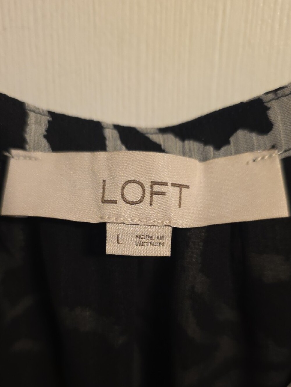 LOFT Black and White Abstract Flutter Sleeve Blouse - Picture 2 of 7